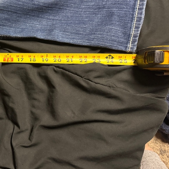 Buckle BKE Culture 24’ crop with 3’’ cuff dark wash jeans size 30 - Picture 8 of 10